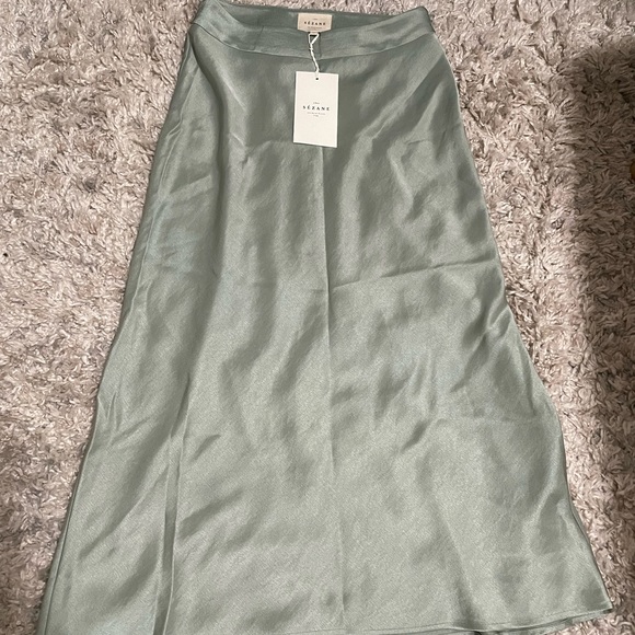 Sezane Sandy Skirt - Picture 2 of 3